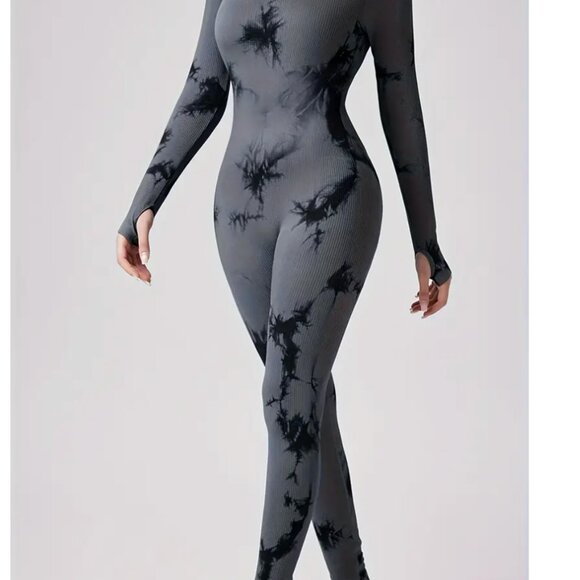 ATHLEISURE JUMPSUITS LIVE AUCTION LISTING - Picture 11 of 17